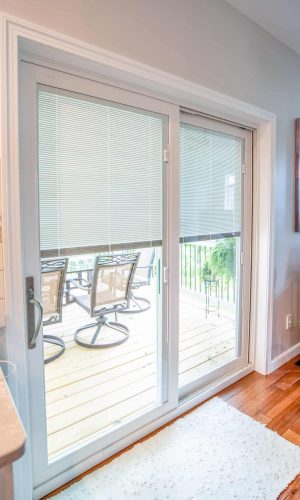 Endure-Vinyl-Patio-Door_White_Internal-blinds-2-1